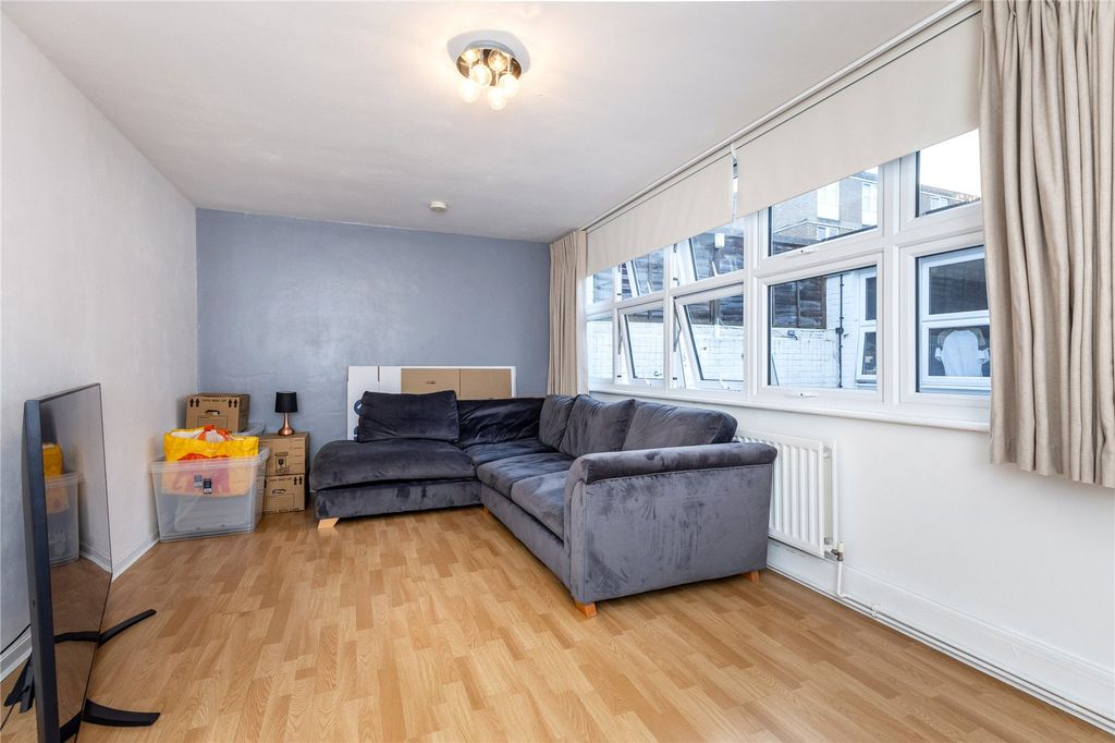 Property photo 3 of 11 Picture No. 32