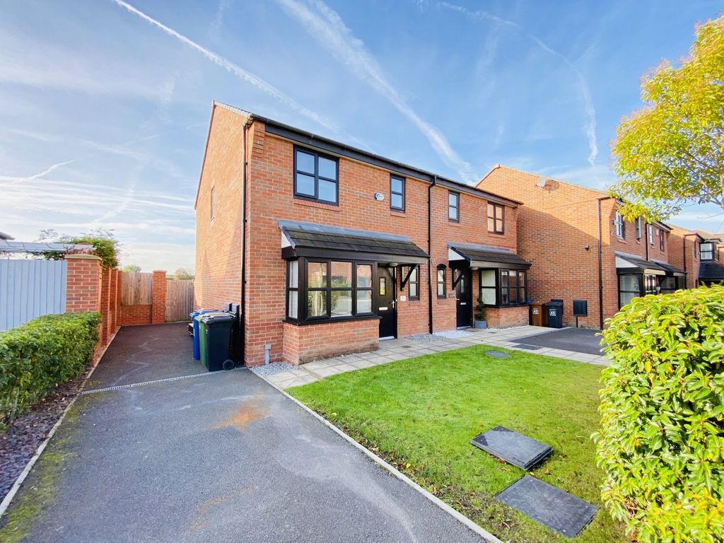 Property photo 1 of 14 External