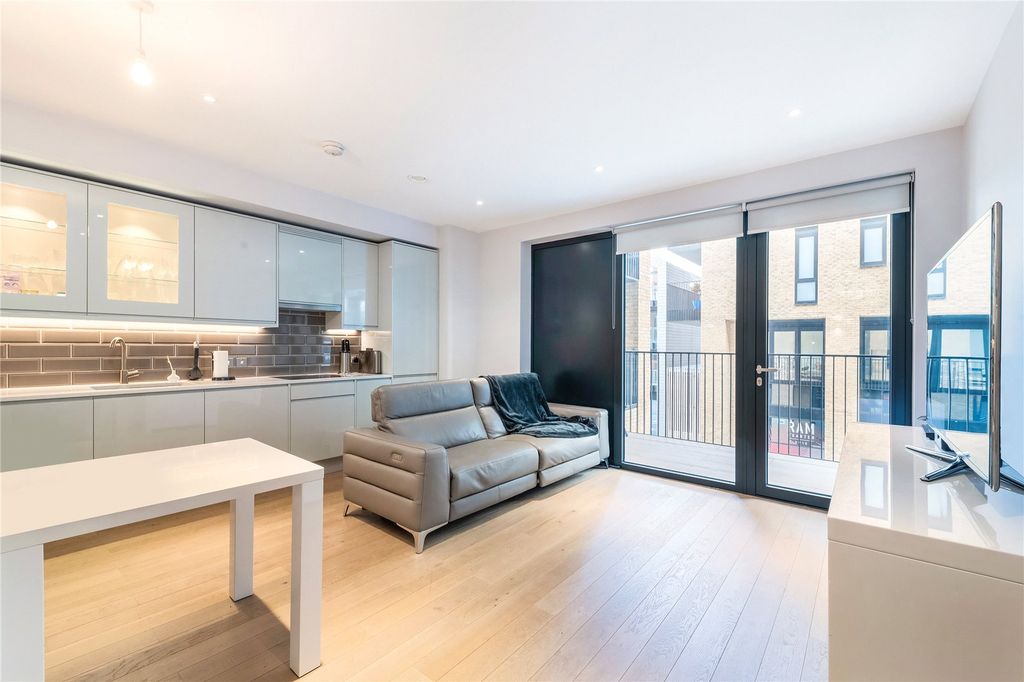 Property photo 1 of 8 Living Space