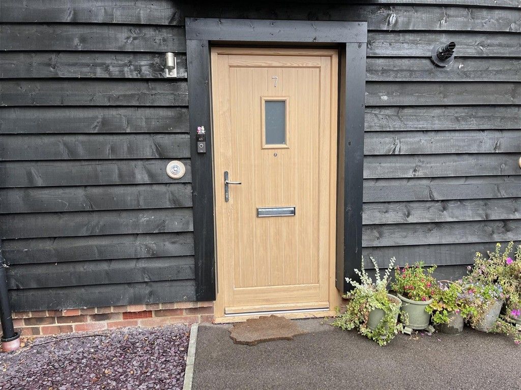 Property photo 3 of 12 External