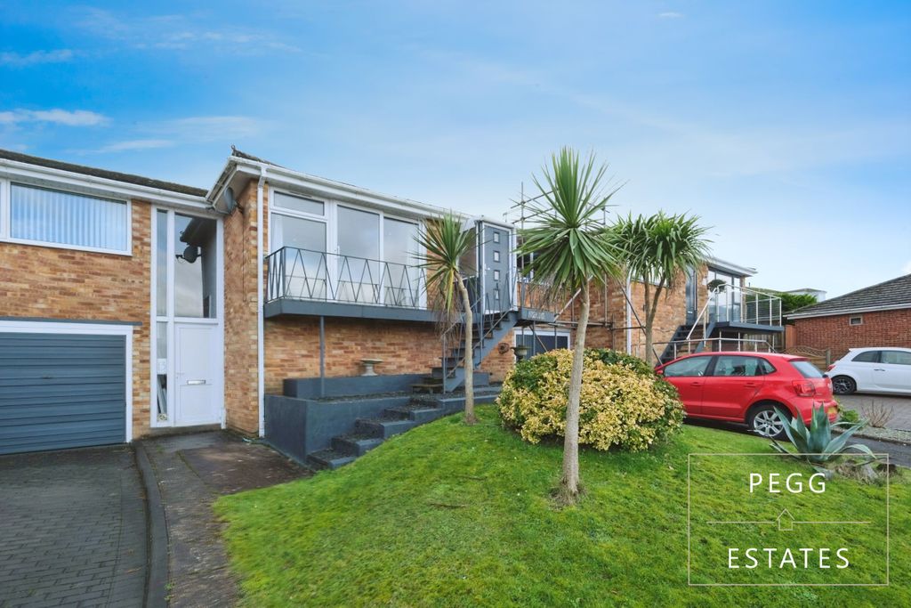 Property photo 2 of 17