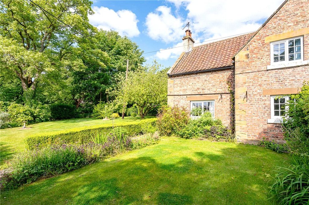Property photo 2 of 21 Picture No. 42