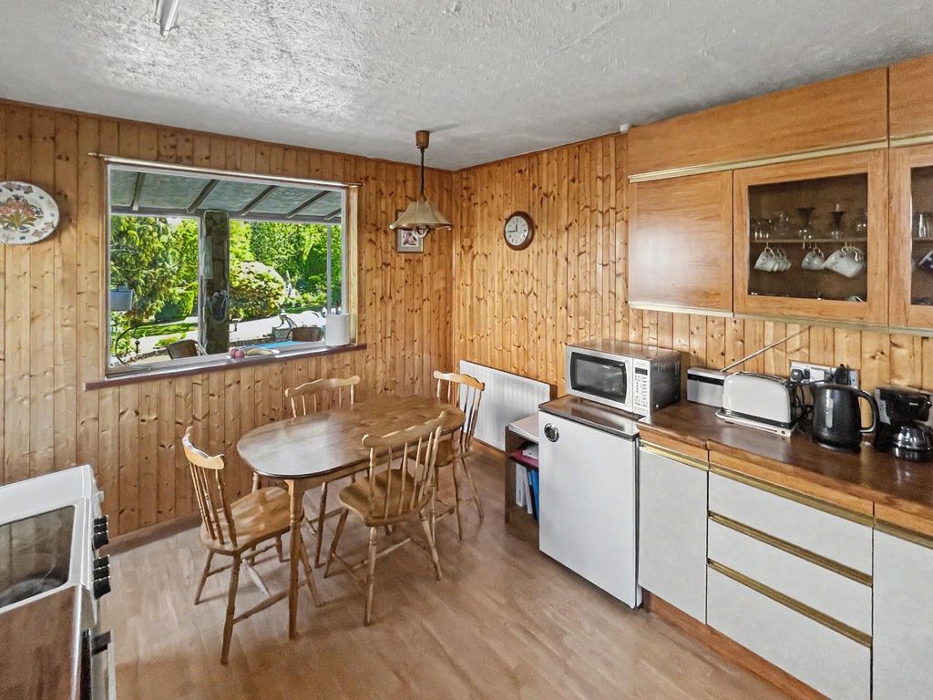 Property photo 3 of 24