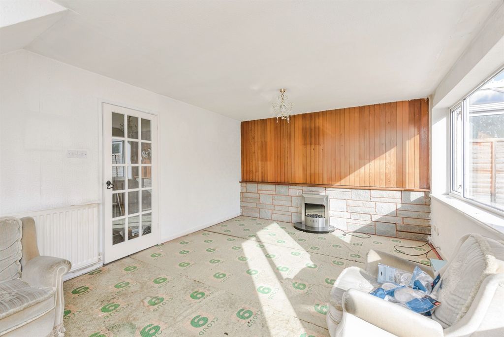 Property photo 2 of 20