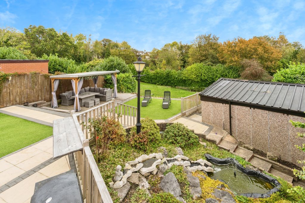 Property photo 3 of 31