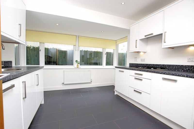 Property photo 3 of 22 Kitchen/Diner