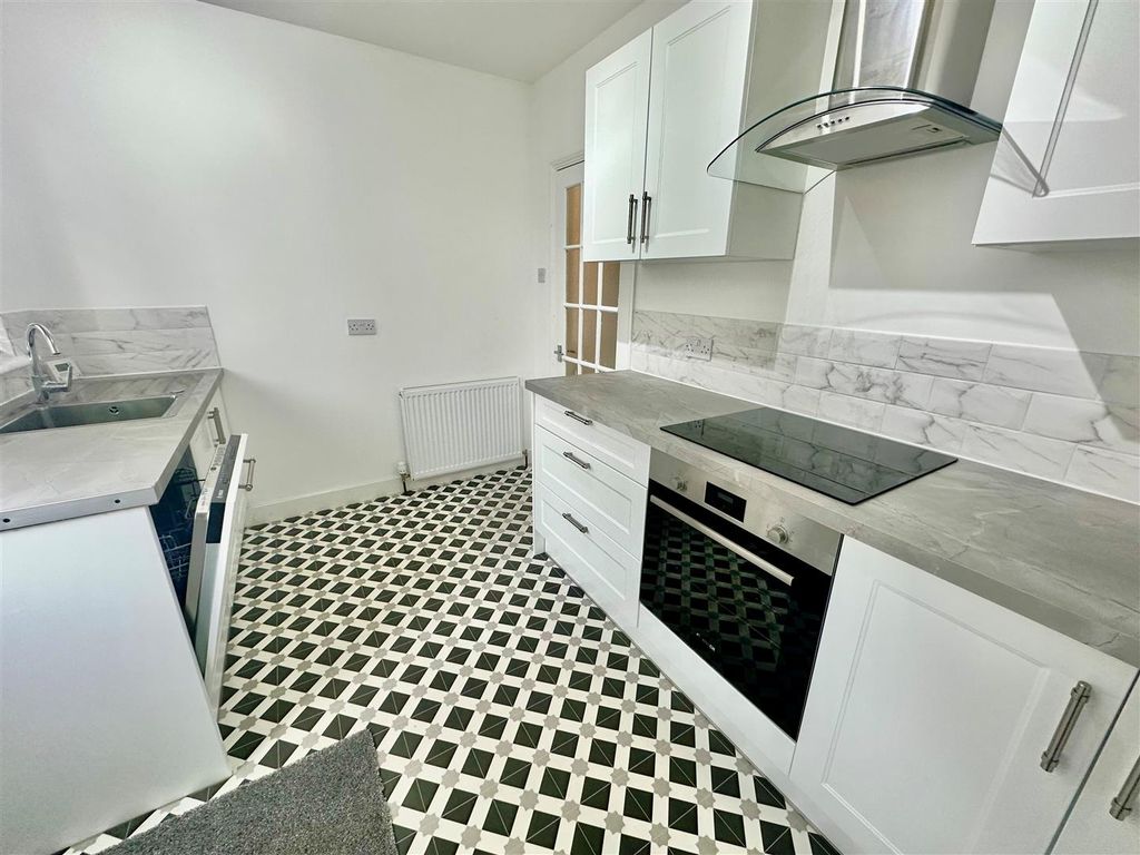 Property photo 3 of 8 2.Jpg