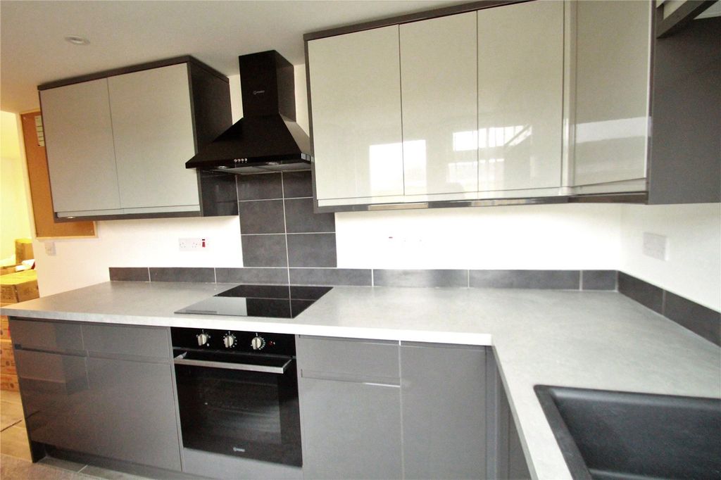 Property photo 3 of 11 Picture No. 02