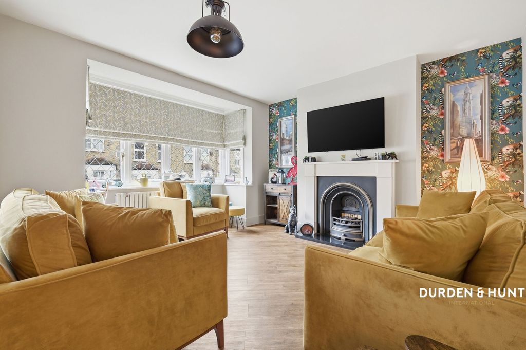 Property photo 2 of 22