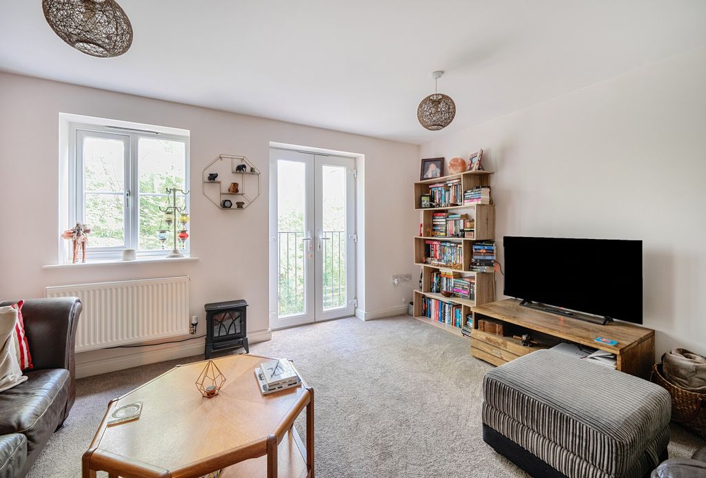 Property photo 3 of 28 1299750-14-683049...