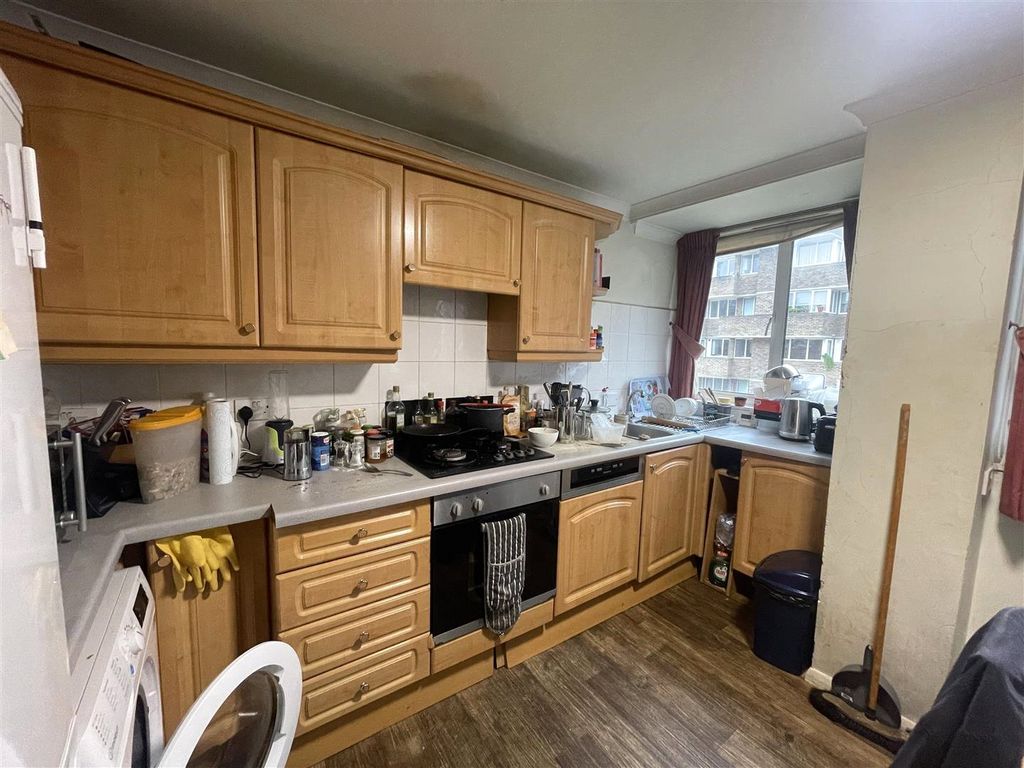Property photo 2 of 10 Kitchen / Diner