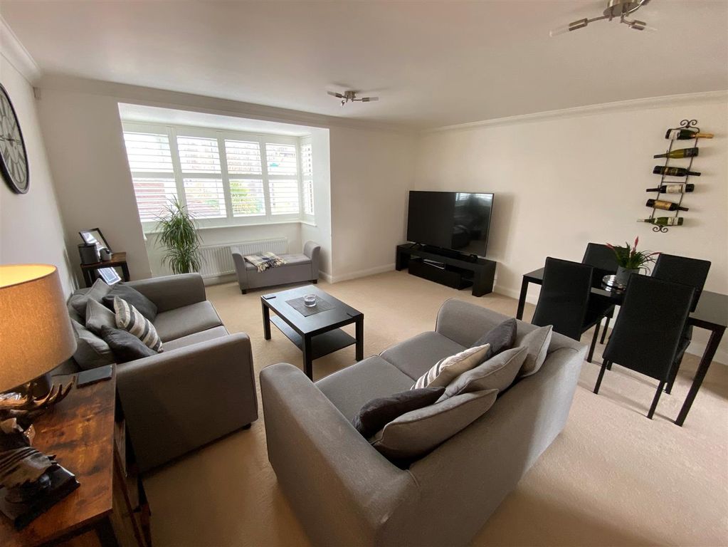 Property photo 3 of 9 Lounge/Diner