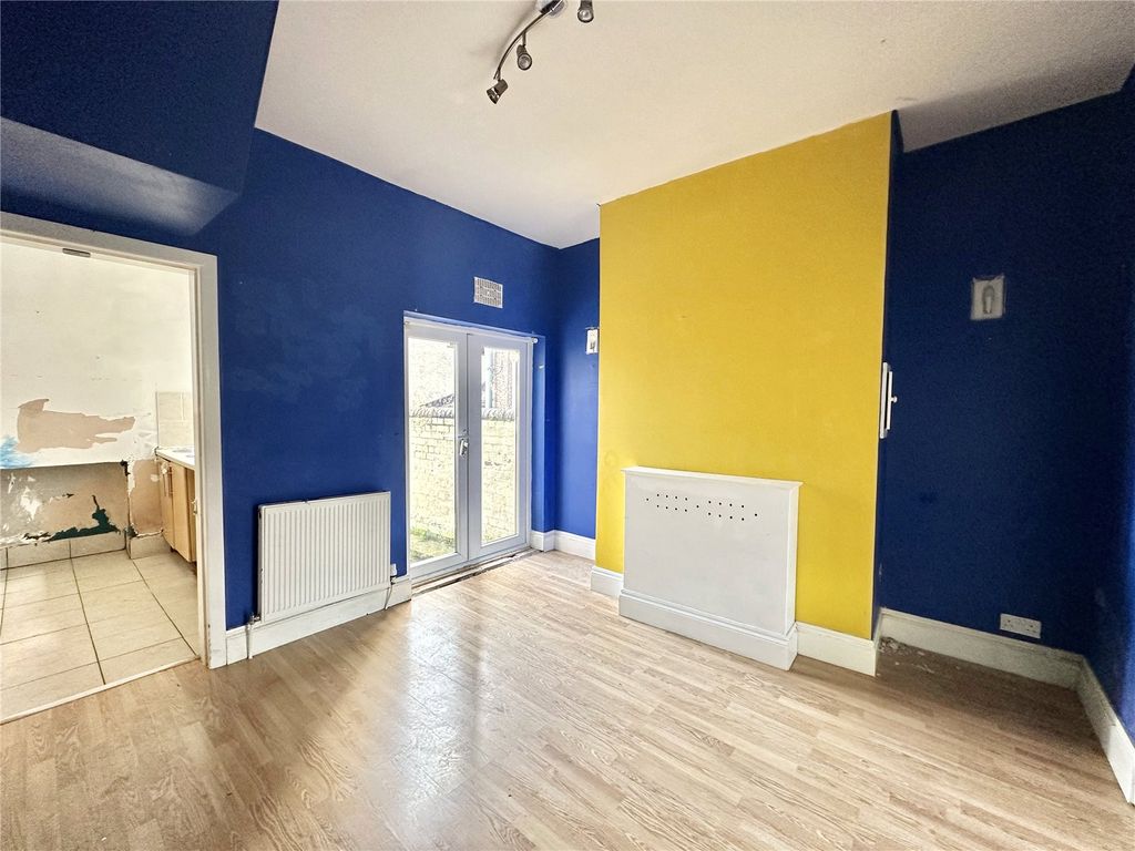 Property photo 3 of 10 Picture No. 02