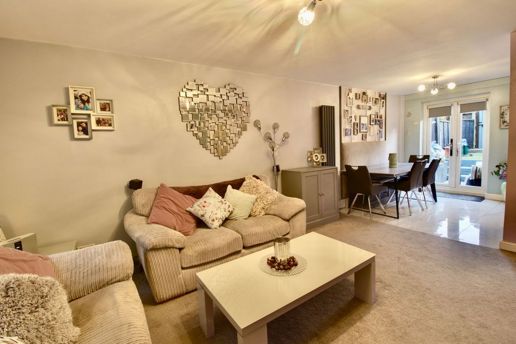 Property photo 3 of 24