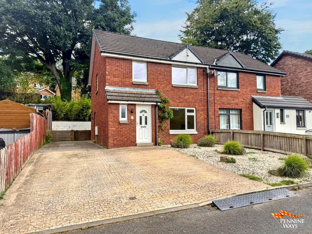 Property photo 1 of 25