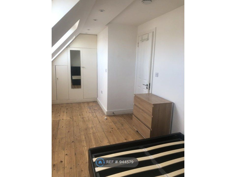 Property photo 3 of 9 Loft Bedroom 2 Of 2 (Room 1)