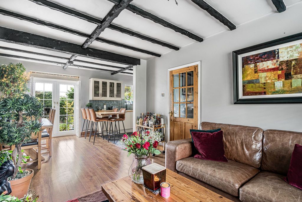 Property photo 2 of 15 Photograph 11