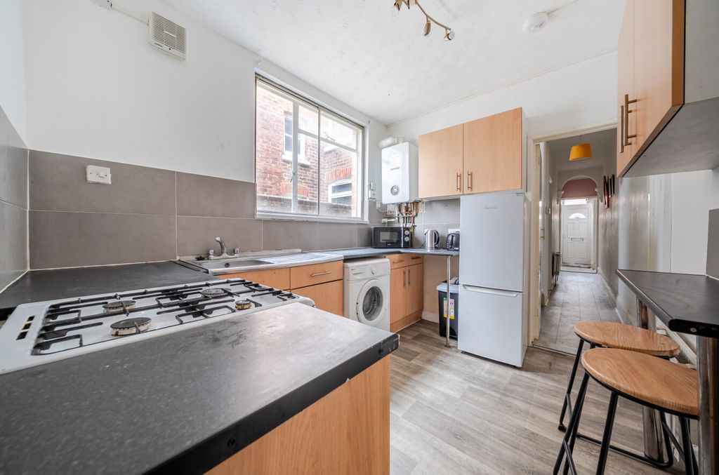Property photo 2 of 9 1514497-8-6A907d3...