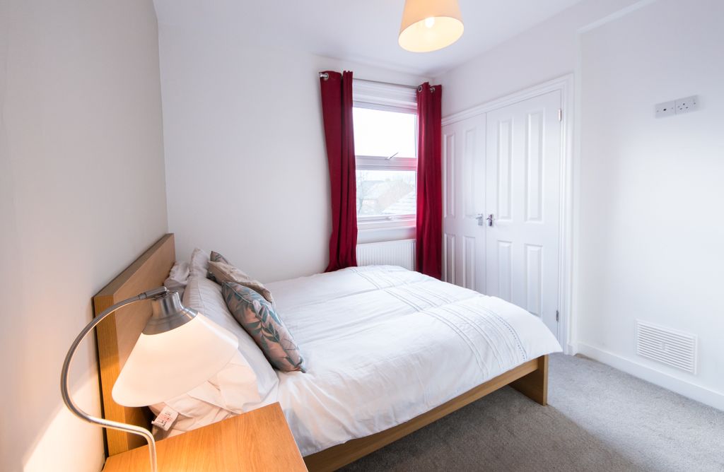 Property photo 1 of 5