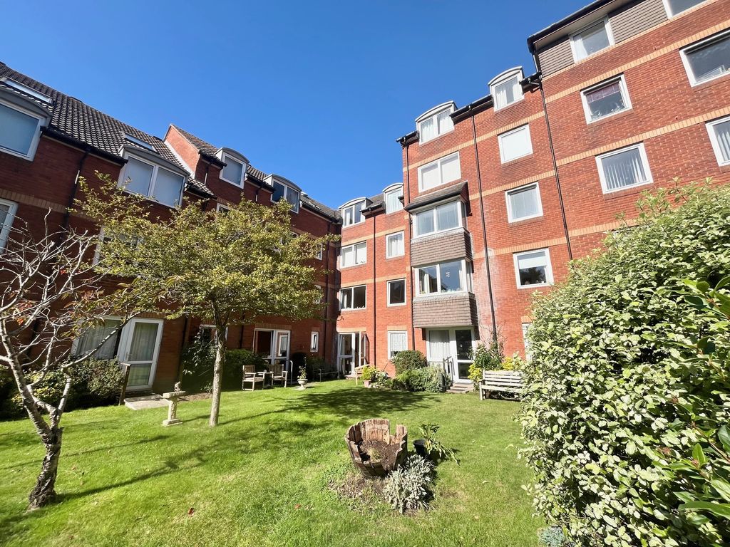 Property photo 1 of 6