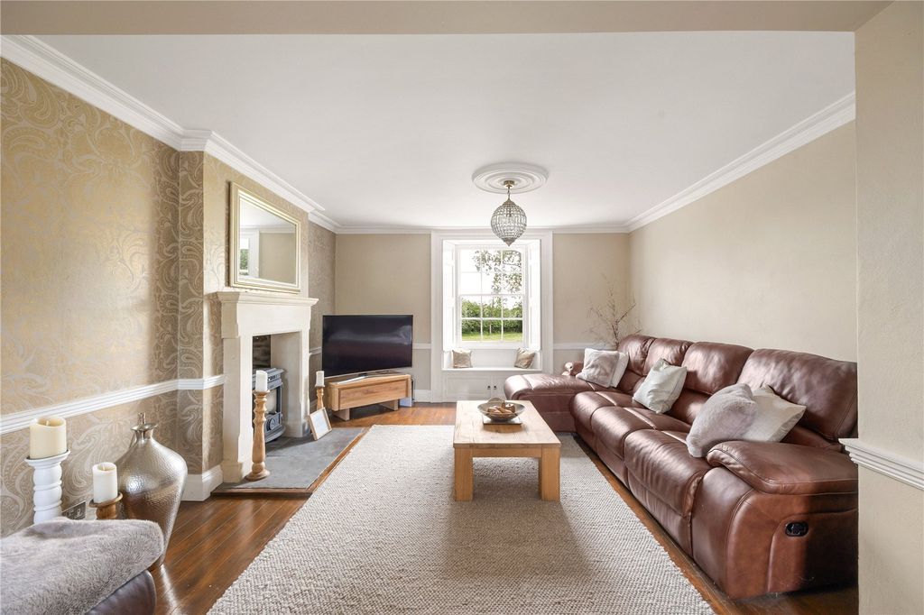 Property photo 3 of 38 Picture No. 21