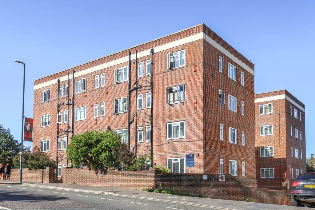 Property photo 1 of 14 010