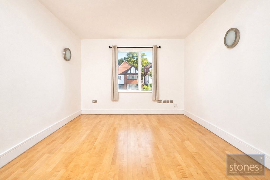 Property photo 1 of 16 Picture No. 03