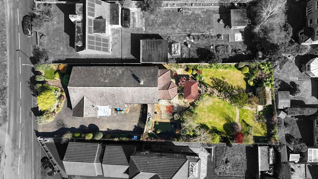 Property photo 2 of 31