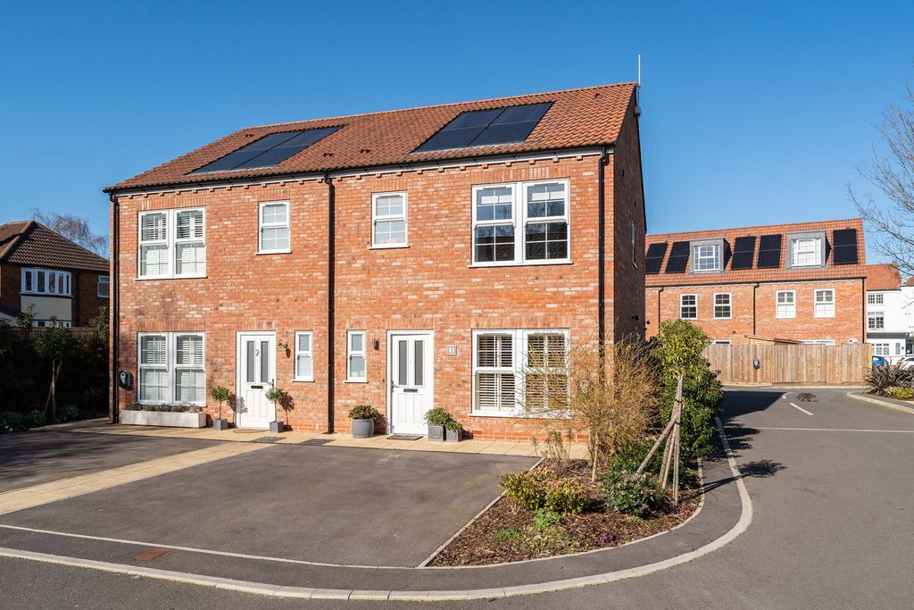 Property photo 1 of 21