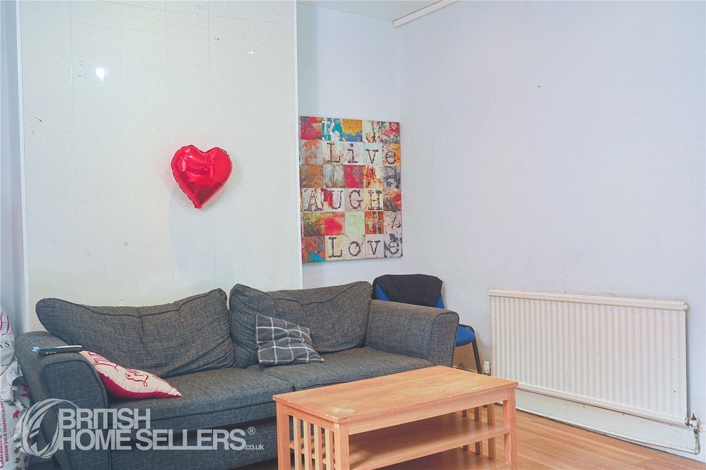 Property photo 3 of 18 Picture No. 07