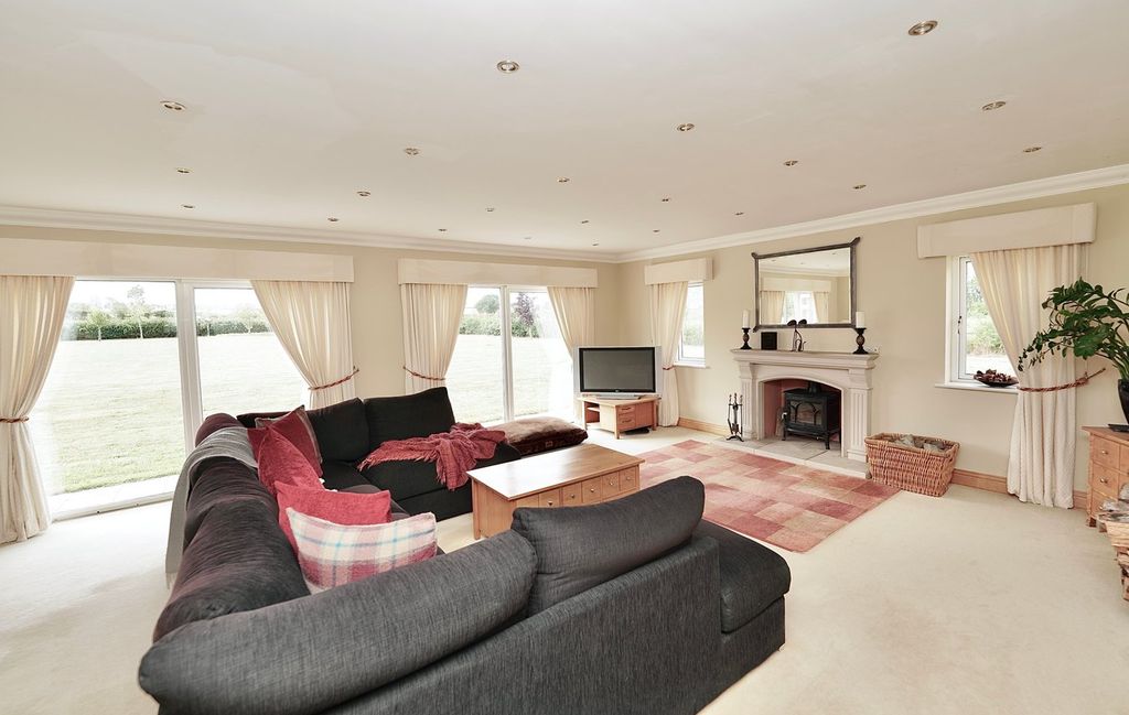 Property photo 3 of 30