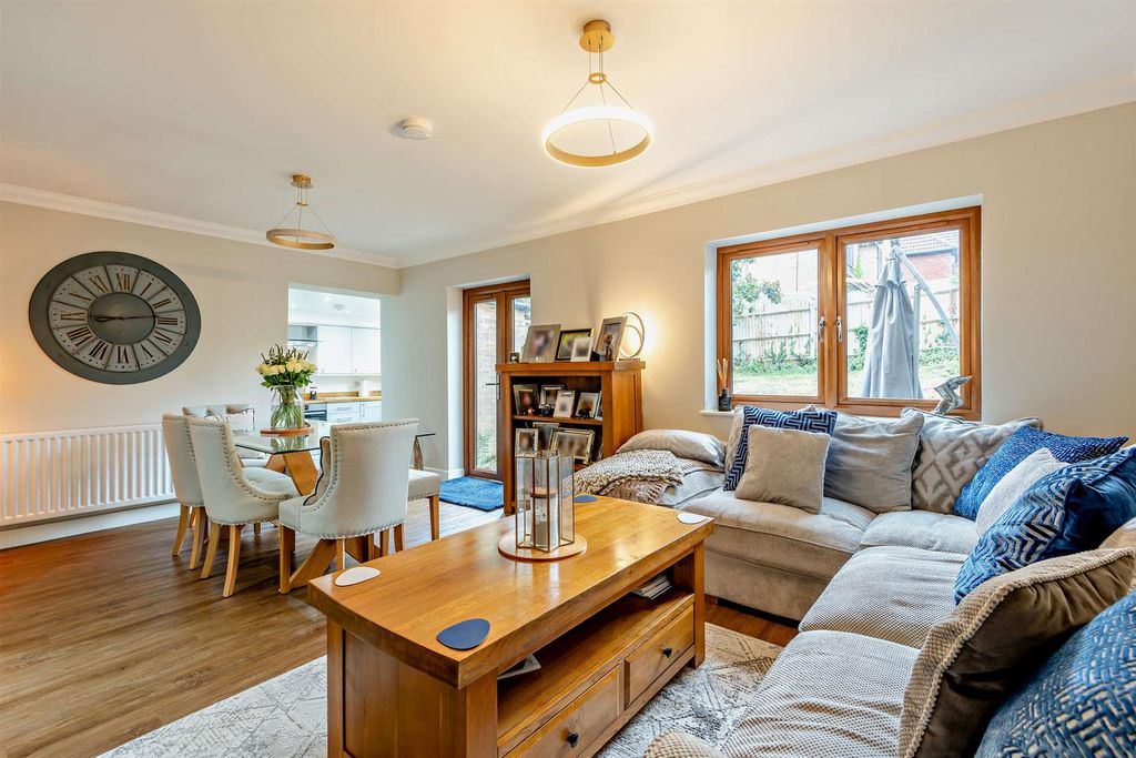 Property photo 2 of 10 8699158-Interior11-800.Jpg