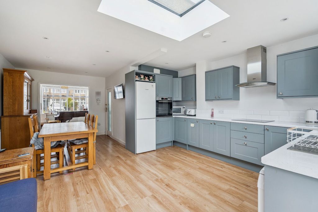 Property photo 3 of 22