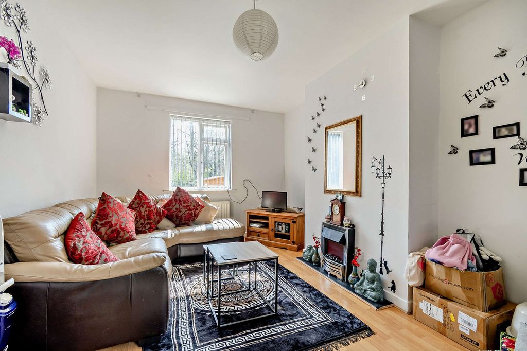 Property photo 2 of 24