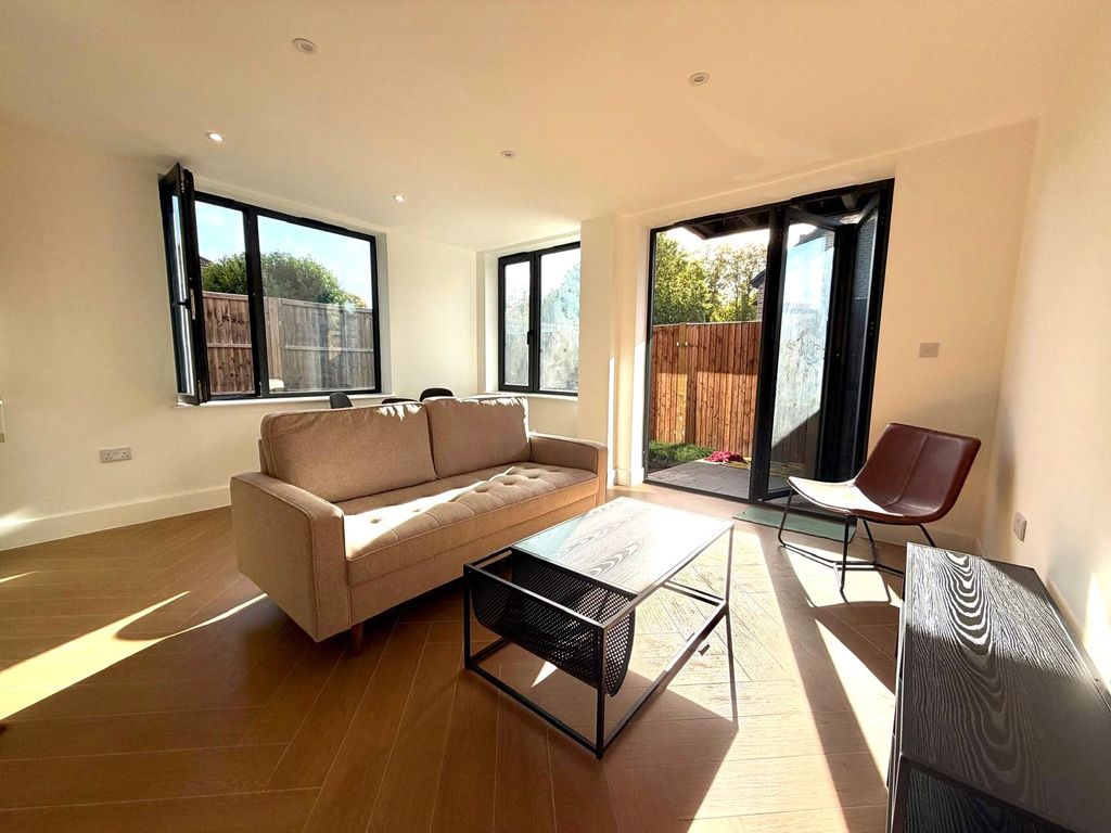Property photo 3 of 12 Picture No. 08