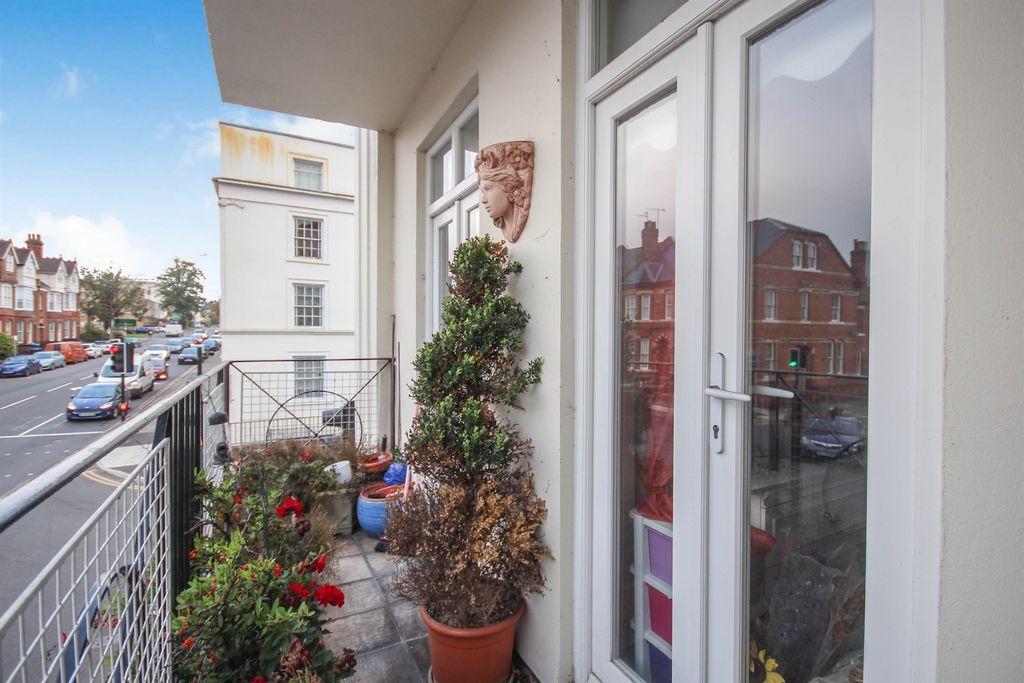 Property photo 3 of 8