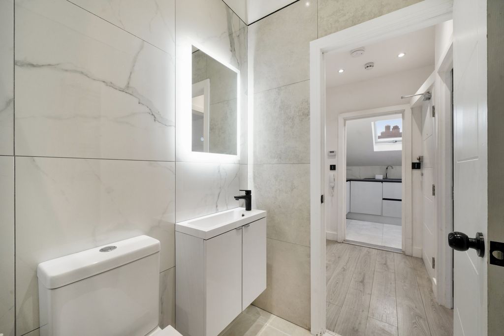 Property photo 3 of 14 Gallery