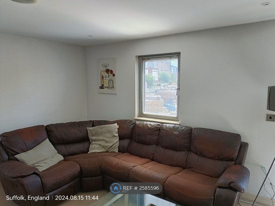 Property photo 3 of 12