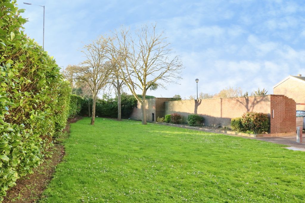 Property photo 2 of 15 Photo 4