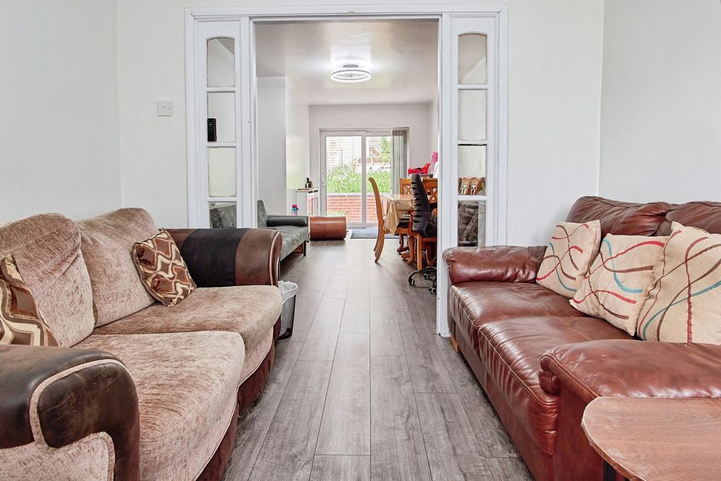 Property photo 3 of 14 Pbox-Img.Jpg