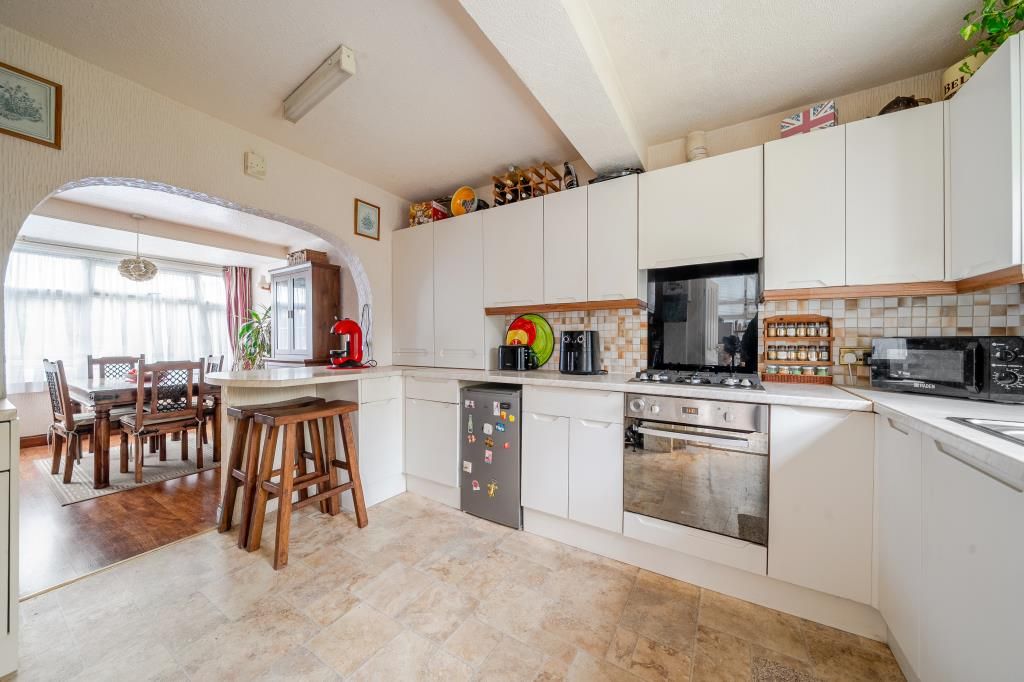 Property photo 3 of 21 Kitchen