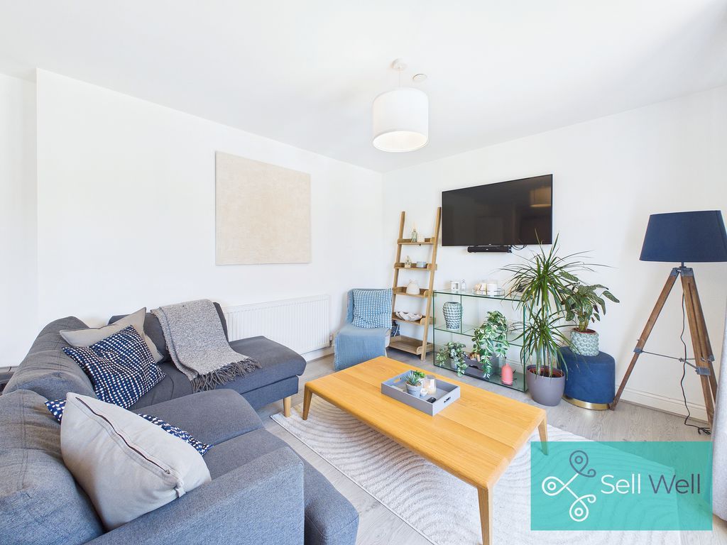 Property photo 3 of 19 Living/Dining