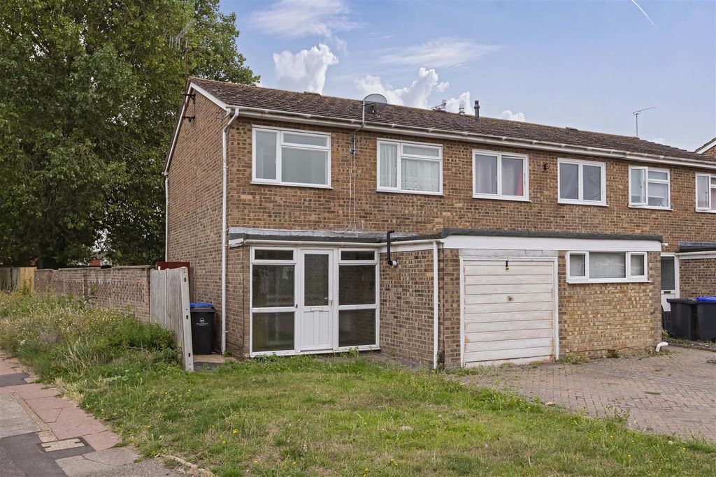 Property photo 1 of 15 Willow Crescent_15.Jpg