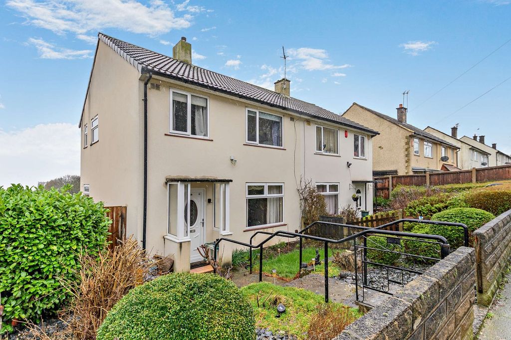 Property photo 1 of 32