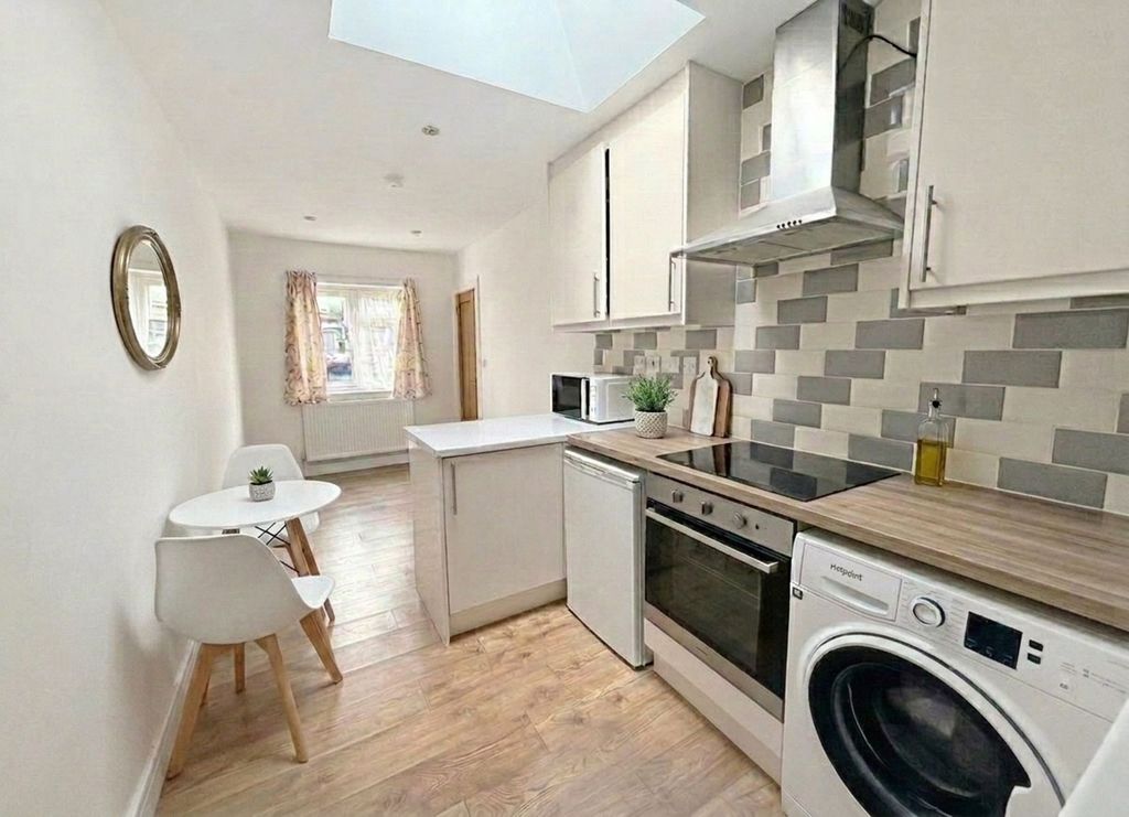 Property photo 1 of 5