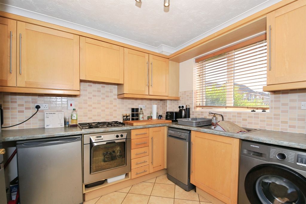 Property photo 3 of 18