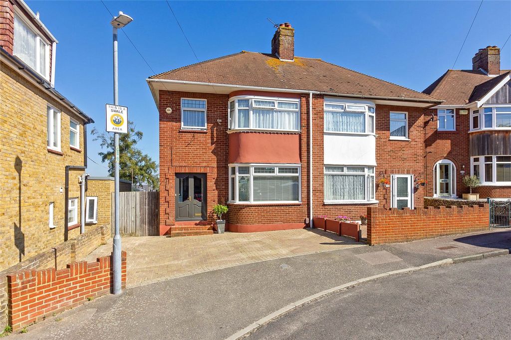 Property photo 1 of 26 Picture No. 23