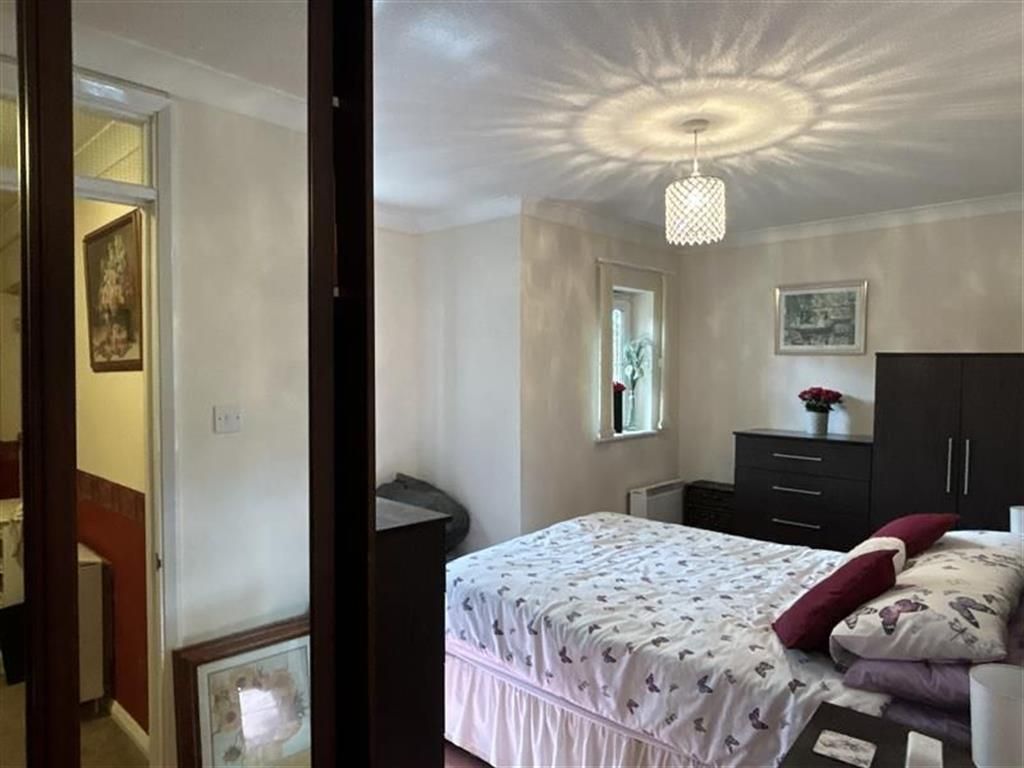 Property photo 1 of 15 Bedroom 1