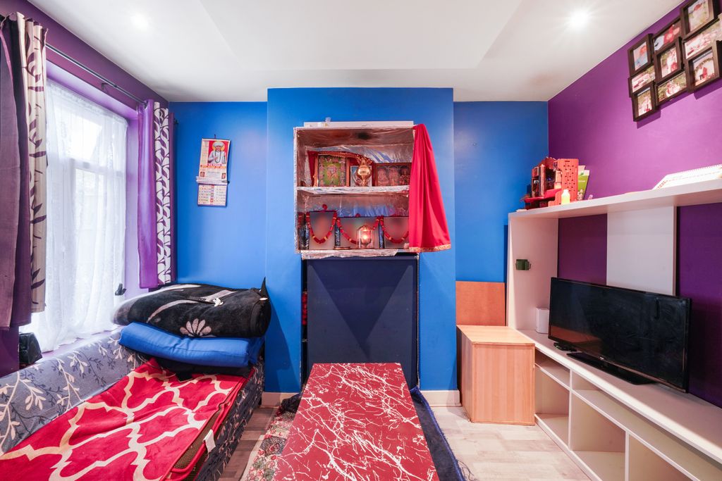 Property photo 3 of 12 Gallery