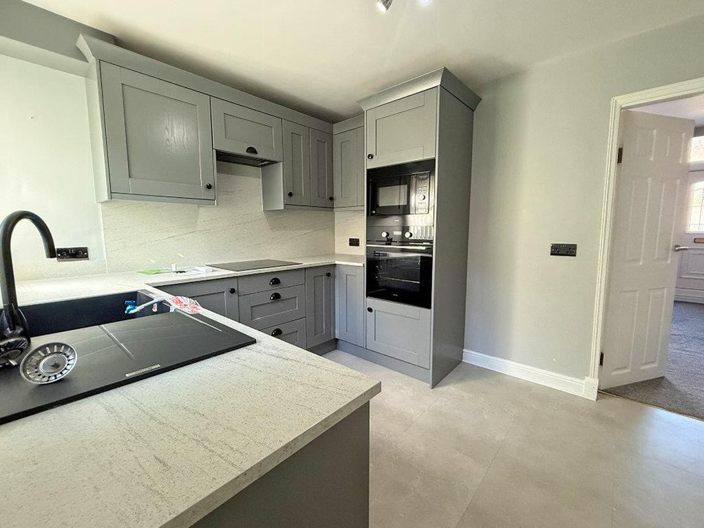 Property photo 3 of 7 Img_8752_Lzn.Jpg